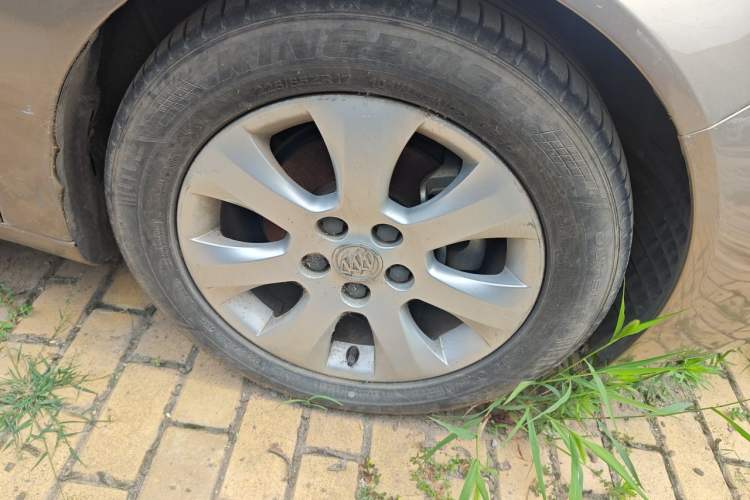 Used Buick Regal 2014 2.0L Leading Fashion Edition Right Front Wheel Hub