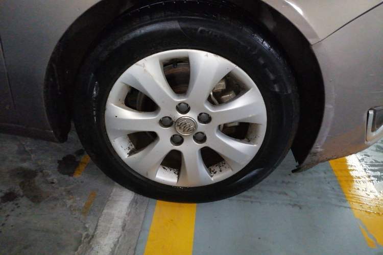 Used Buick Regal 2014 2.0L Leading Fashion Edition Right Front Wheel Hub