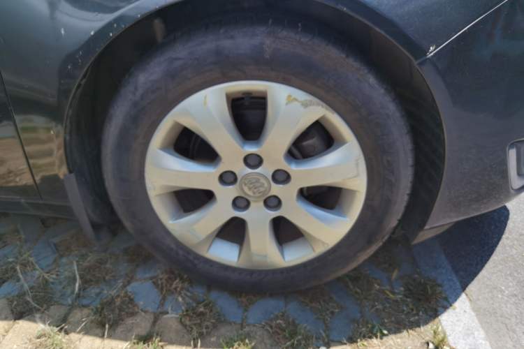 Used Buick Regal 2014 2.0L Elite Fashion Edition Right Front Wheel Hub