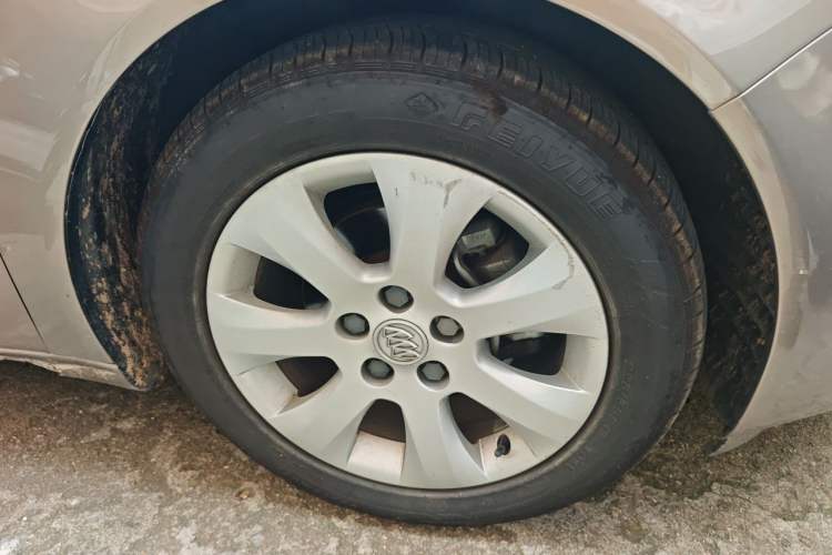 Used Buick Regal 2014 2.0L Elite Fashion Edition Right Front Wheel Hub