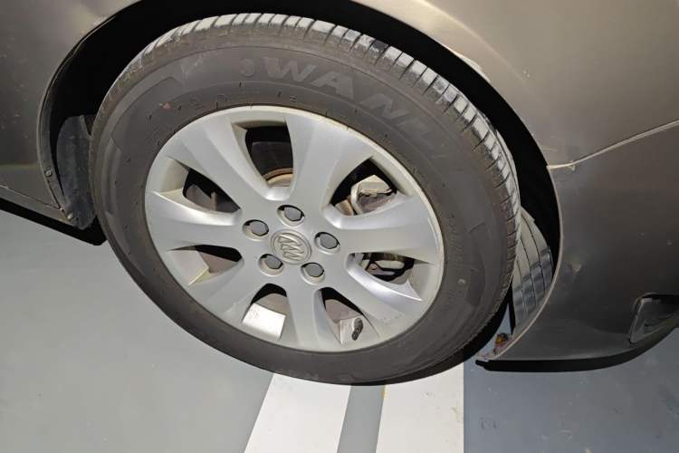 Used Buick Regal 2014 1.6T Fashionable Tech Edition Right Front Wheel Hub