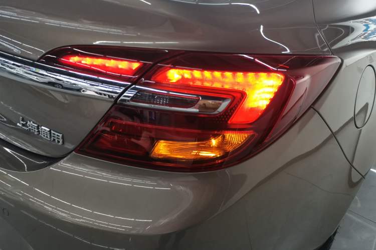 Used Buick Regal 2014 1.6T Fashionable Tech Edition Right Rear Taillight