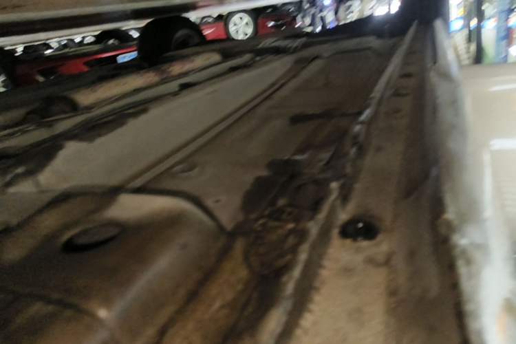 Used Buick Regal 2014 2.0L Elite Fashion Edition Right Side Sill