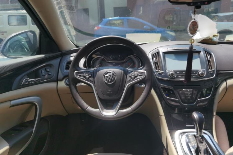 Used Buick Regal 2014 2.0L Elite Fashion Edition Steering Wheel