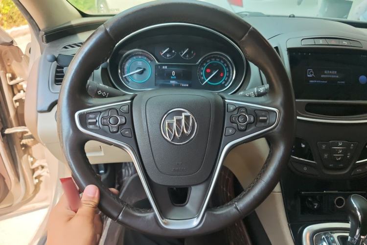 Used Buick Regal 2014 2.0L Elite Fashion Edition Steering Wheel