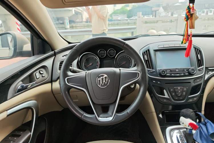 Used Buick Regal 2014 2.0L Leading Fashion Edition Steering Wheel