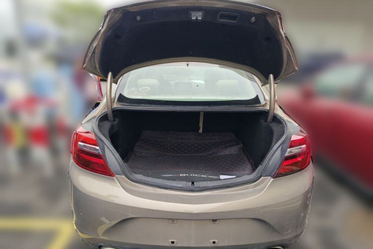 Used Buick Regal 2014 2.0L Elite Fashion Edition Trunk