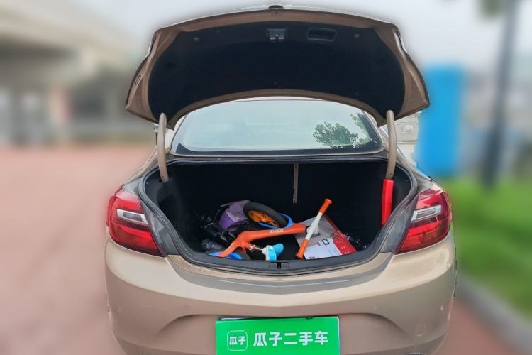 Used Buick Regal 2014 2.0L Leading Fashion Edition Trunk