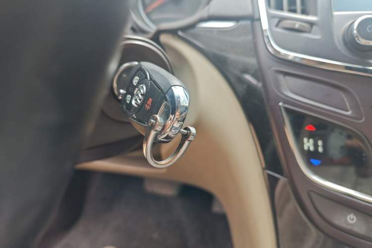 Used Buick Regal 2014 2.0L Leading Fashion Edition Vehicle Key