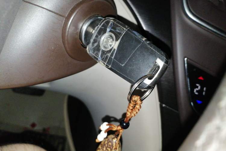 Used Buick Regal 2014 2.0L Leading Fashion Edition Vehicle Key
