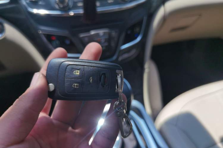 Used Buick Regal 2014 2.0L Elite Fashion Edition Vehicle Key