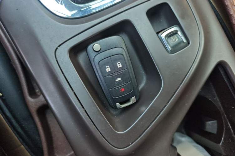 Used Buick Regal 2014 2.0L Elite Fashion Edition Vehicle Key