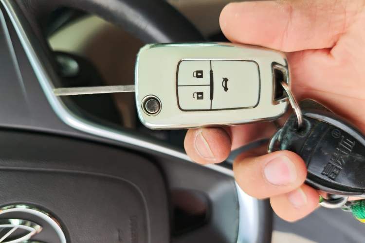 Used Buick Regal 2014 2.0L Leading Fashion Edition Vehicle Key