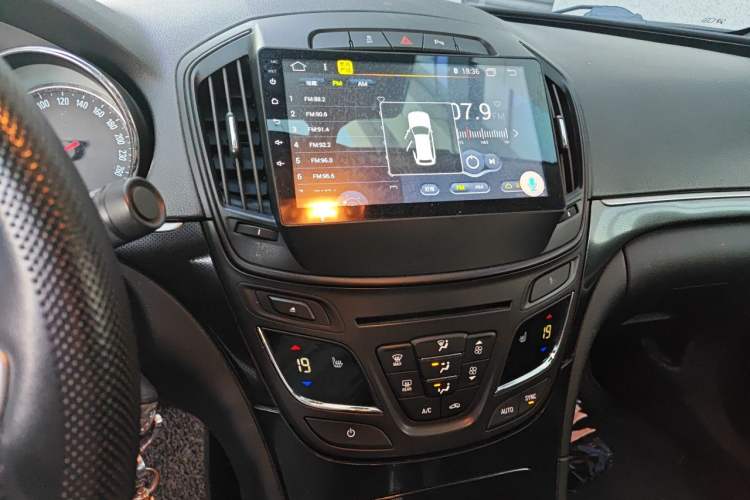 Used Buick Regal 2014 1.6T Fashionable Tech Edition Audio And AC Panel