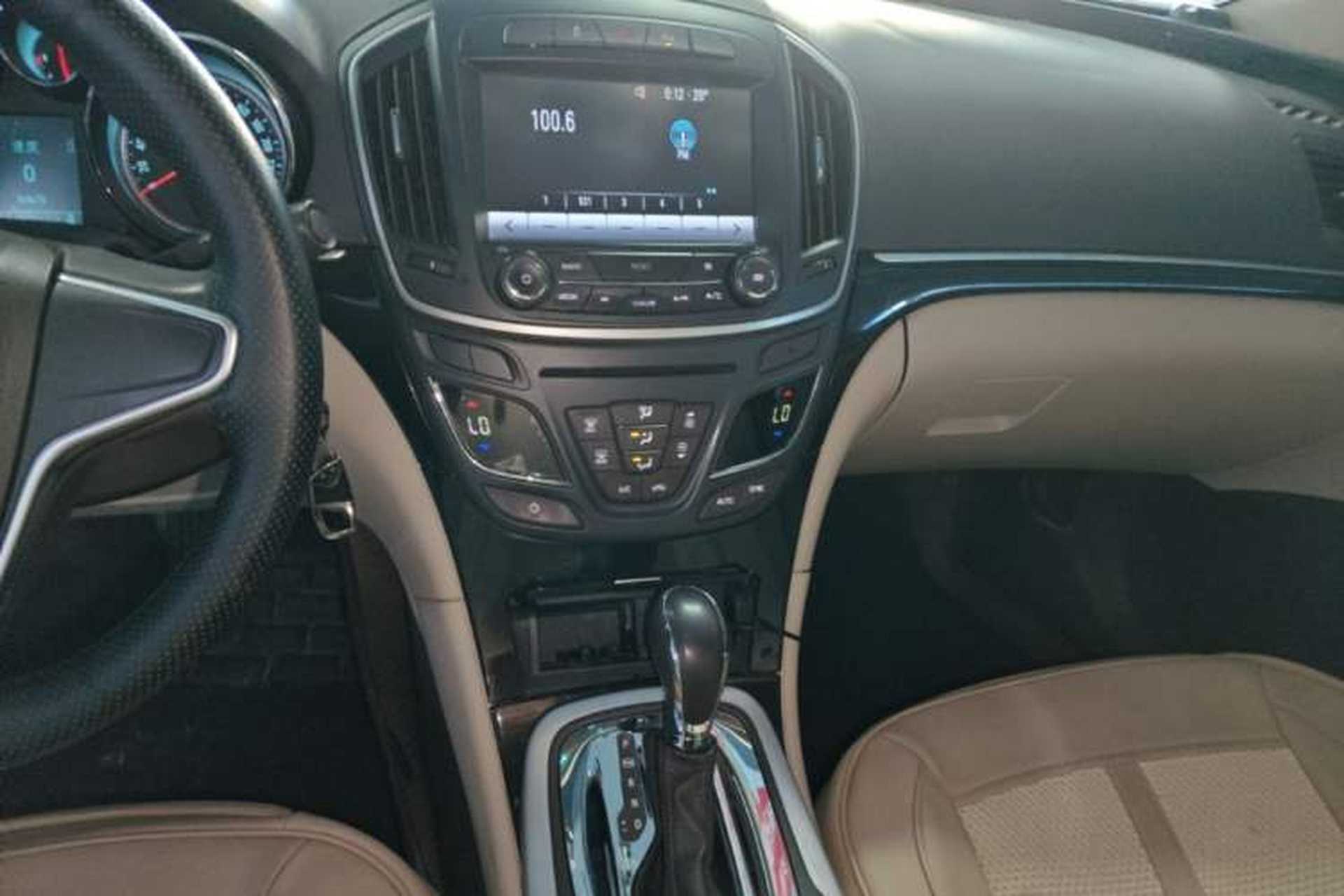 Used Buick Regal 2014 2.0L Leading Fashion Edition Audio And AC Panel