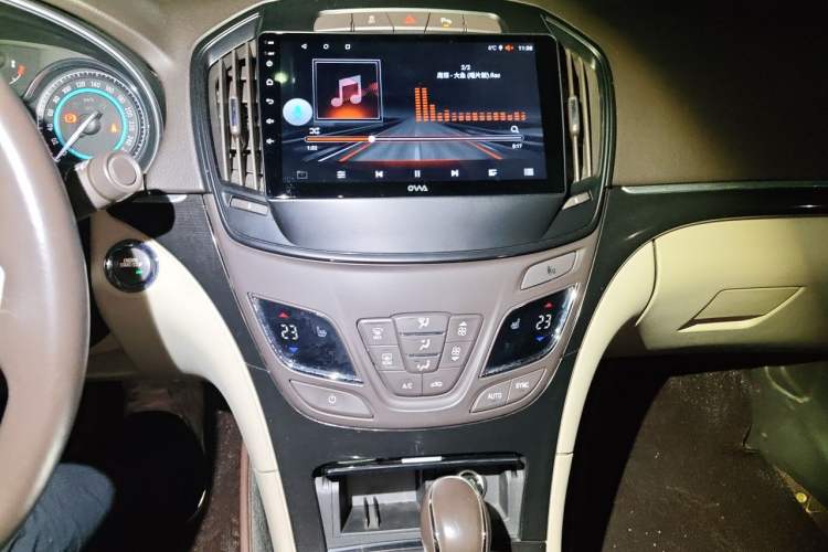 Used Buick Regal 2014 2.0L Elite Fashion Edition Audio And AC Panel