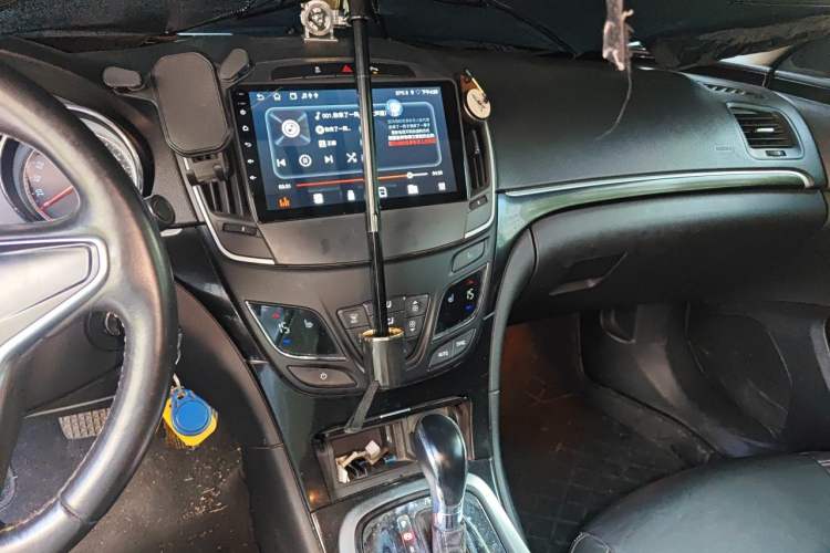 Used Buick Regal 2014 1.6T Fashionable Tech Edition Audio And AC Panel