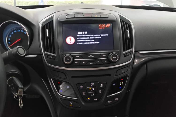 Used Buick Regal 2014 1.6T Fashionable Tech Edition Audio And AC Panel