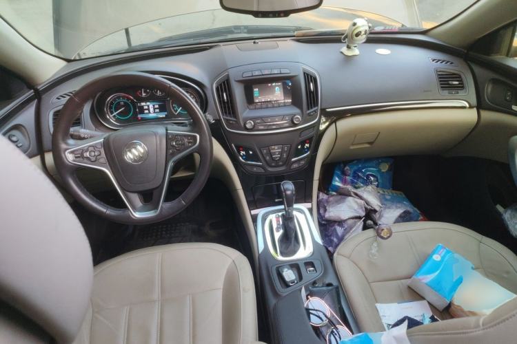 Used Buick Regal 2014 2.4L SIDI Elite Fashion Edition Center Console