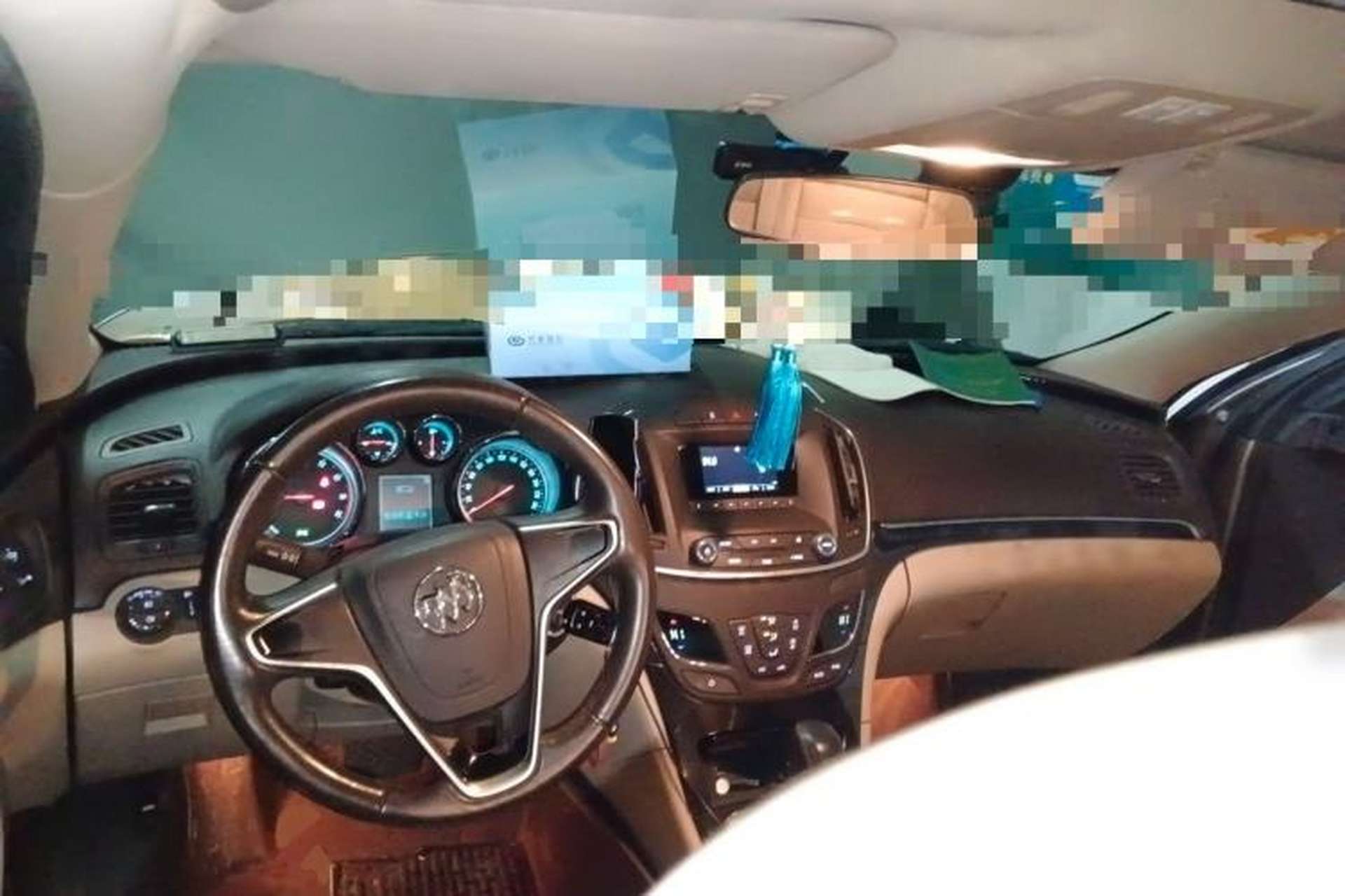 Used Buick Regal 2014 2.0L Leading Fashion Edition Center Console