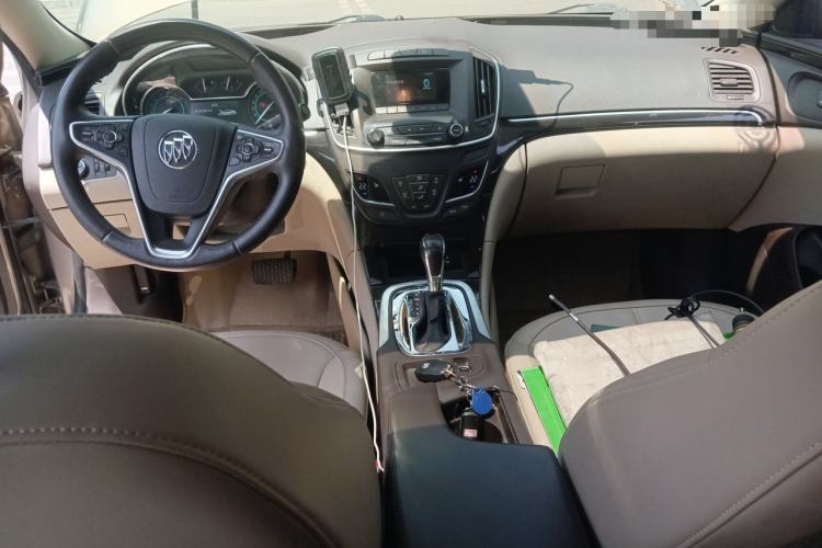 Used Buick Regal 2014 2.0L Elite Fashion Edition Center Console