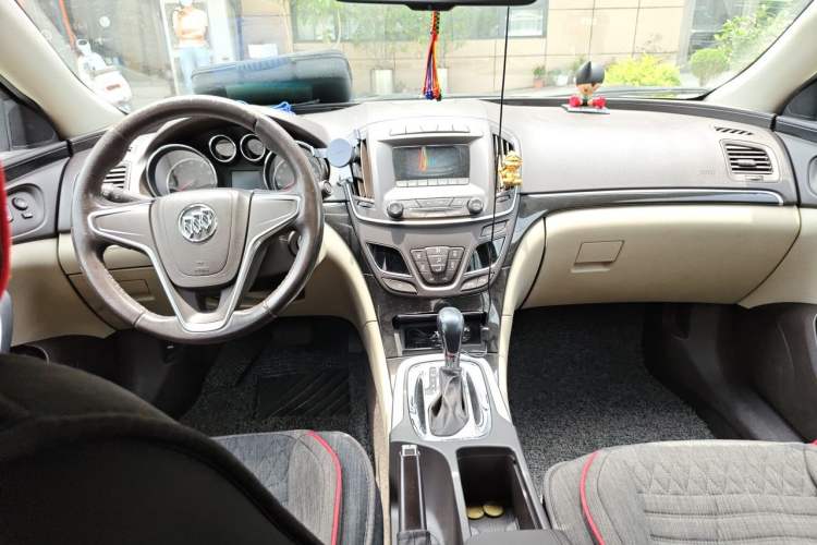 Used Buick Regal 2014 2.0L Leading Fashion Edition Center Console