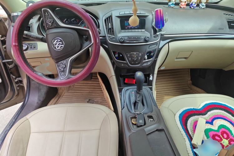 Used Buick Regal 2014 2.0L Elite Fashion Edition Center Console