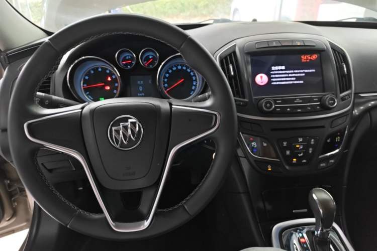 Used Buick Regal 2014 1.6T Fashionable Tech Edition Center Console