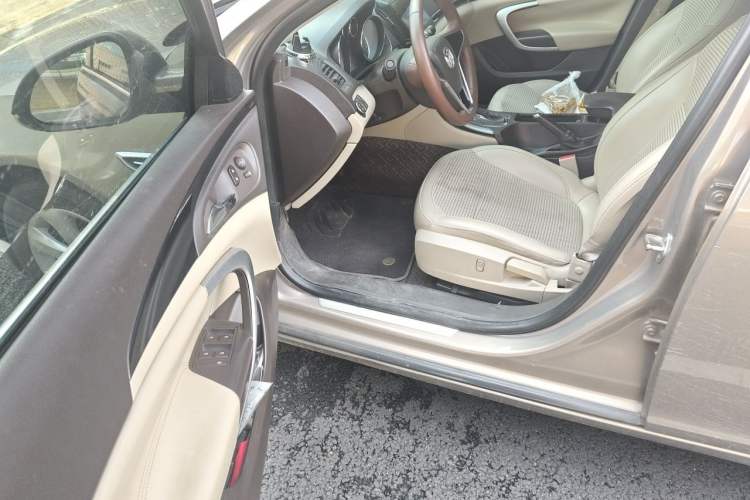 Used Buick Regal 2014 2.0L Leading Fashion Edition Driver Seat