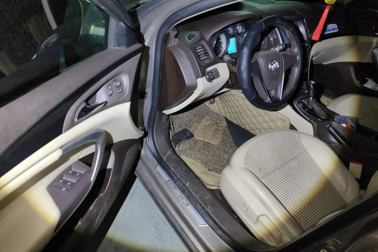 Used Buick Regal 2014 2.0L Leading Fashion Edition Driver Seat