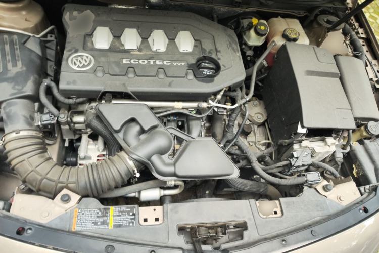 Used Buick Regal 2014 2.0L Leading Fashion Edition Engine Bay