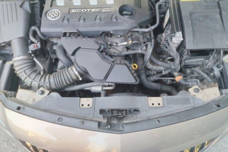 Used Buick Regal 2014 2.4L SIDI Elite Fashion Edition Engine Bay