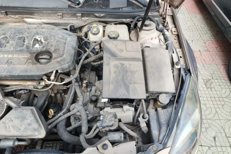 Used Buick Regal 2014 2.0L Leading Fashion Edition Engine Bay Left