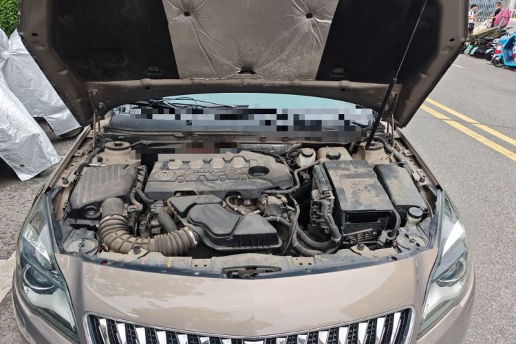 Used Buick Regal 2014 2.4L SIDI Luxury Fashion Edition Engine Bay