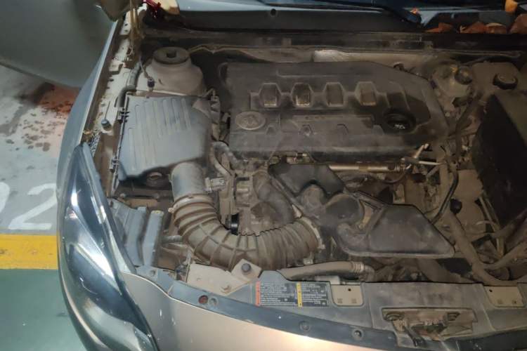 Used Buick Regal 2014 2.0L Leading Fashion Edition Engine Bay Right