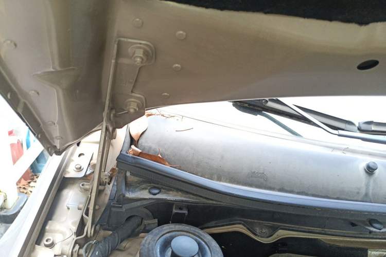 Used Buick Regal 2014 2.0L Leading Fashion Edition Engine Bay Right