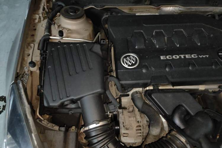 Used Buick Regal 2014 2.0L Leading Fashion Edition Engine Bay Right
