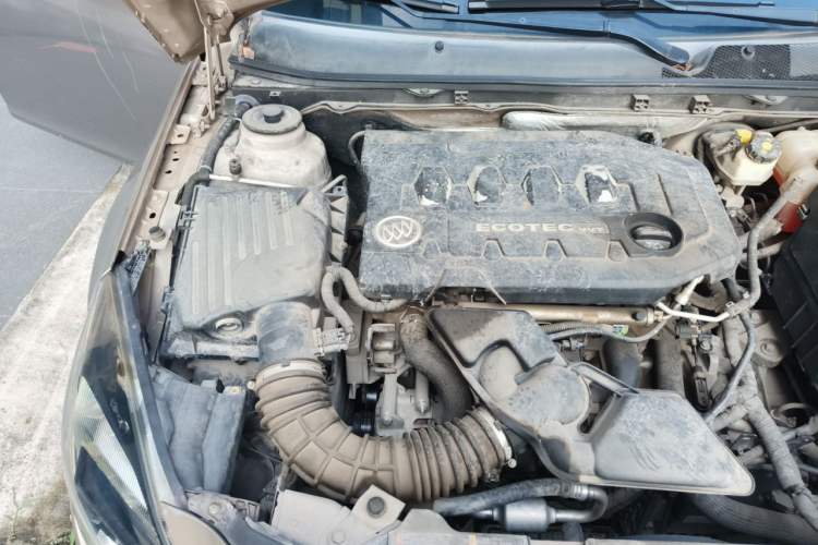 Used Buick Regal 2014 2.0L Leading Fashion Edition Engine Bay Right
