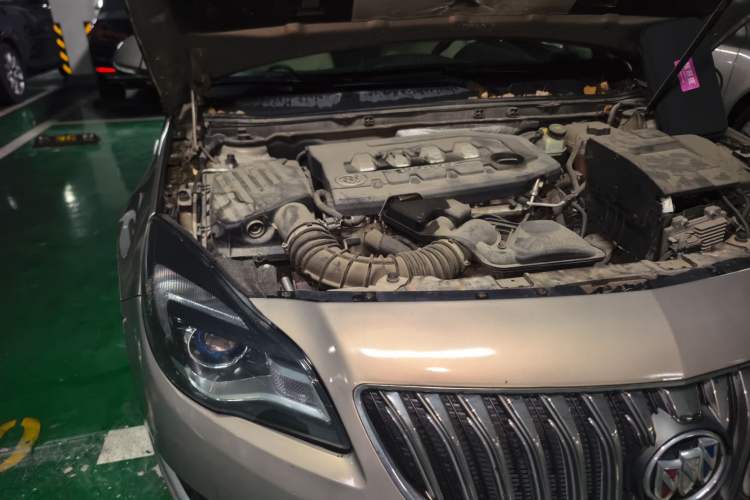Used Buick Regal 2014 2.0L Leading Fashion Edition Engine Bay Right