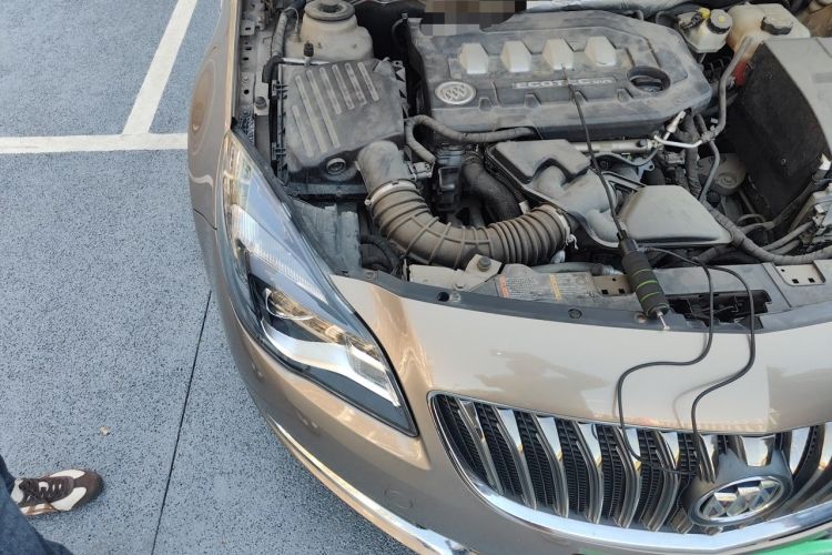 Used Buick Regal 2014 2.0L Leading Fashion Edition Engine Bay Right