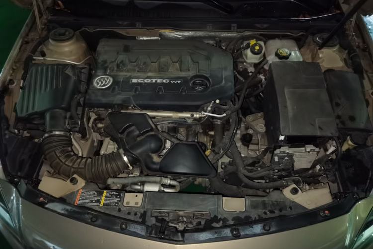 Used Buick Regal 2014 2.0L Elite Fashion Edition Engine Bay