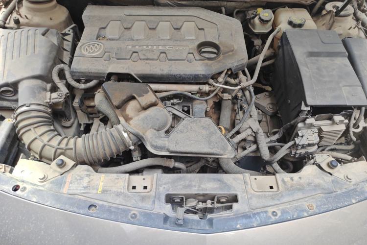 Used Buick Regal 2014 2.0L Elite Fashion Edition Engine Bay