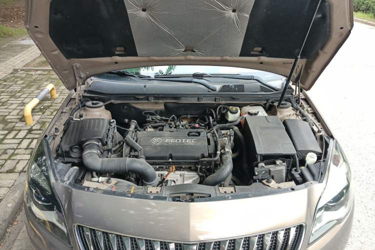 Used Buick Regal 2014 1.6T Fashionable Tech Edition Engine Bay