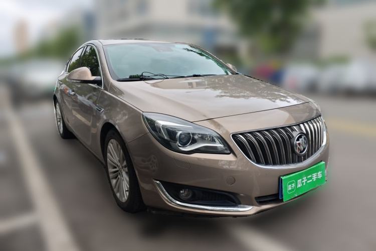 Used Buick Regal 2014 2.4L SIDI Luxury Fashion Edition Front Right 45 Deg