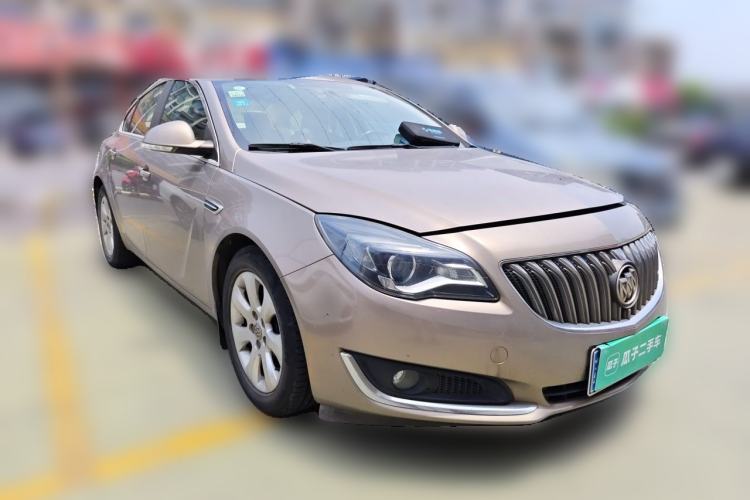 Used Buick Regal 2014 2.0L Leading Fashion Edition Front Right 45 Deg