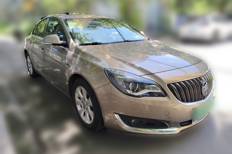 Used Buick Regal 2014 2.0L Leading Fashion Edition Front Right 45 Deg