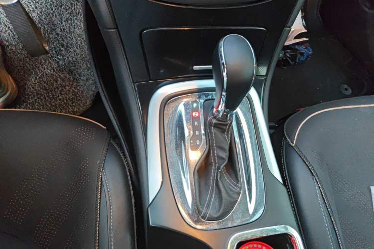 Used Buick Regal 2014 1.6T Fashionable Tech Edition Gear Lever