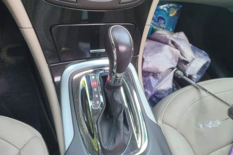 Used Buick Regal 2014 2.4L SIDI Elite Fashion Edition Gear Lever