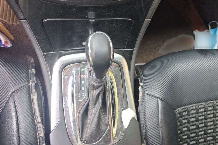 Used Buick Regal 2014 1.6T Fashionable Tech Edition Gear Lever