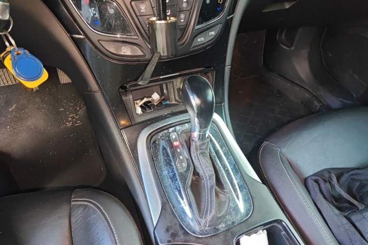 Used Buick Regal 2014 1.6T Fashionable Tech Edition Gear Lever